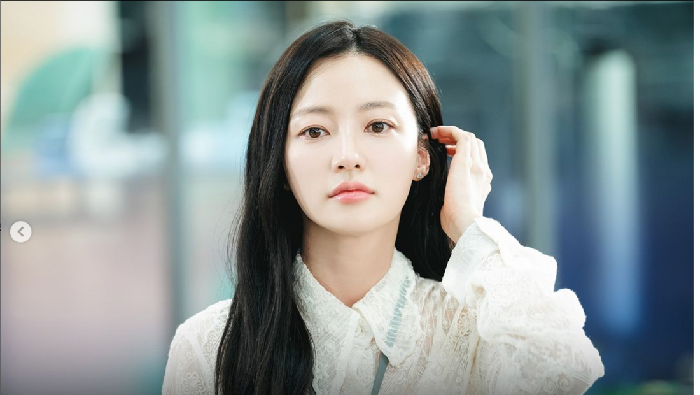 Song Ha Yoon, Pemeran Soo Min di Marry My Husband