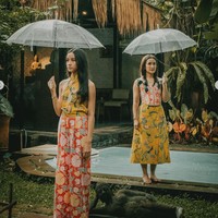 Lahir pada 14 Juni 2010, tahun ini Widuri akan berusia 14 tahun. Meski demikian tingginya sudah jauh mengalahkan sang mama.  Foto: Instagram/@widimulia