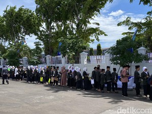Antusiasme Warga Serbu Museum Pusat TNI AL Jalesveva Jayamahe Usai Dibuka
