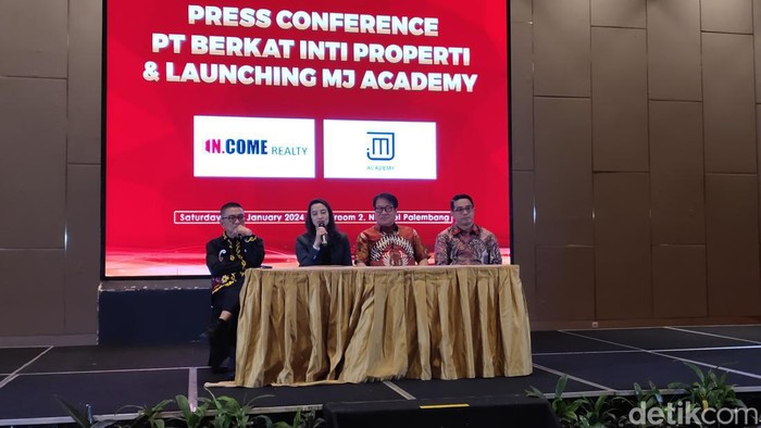 Awarding and launching Mj Academy.