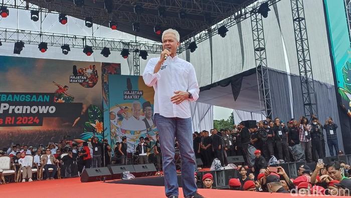 Capres nomor urut 3 Ganjar Pranowo kampanye akbar di Kota Bandung (Wildan/detikcom).