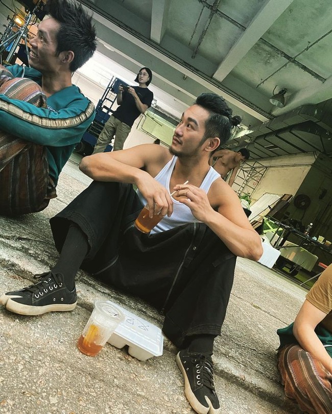 Sayangnya, seiring berjalannya waktu Deep harus mengambil pekerjaan lain yang jauh dari gemerlapnya dunia hiburan. Foto: Instagram