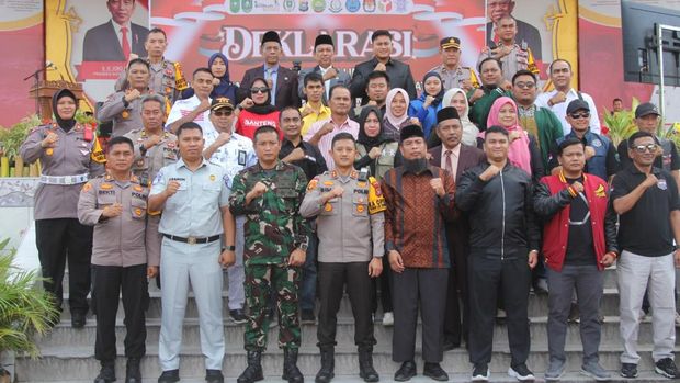 Deklarasi pemilu damai  di Riau (Foto: Dok. Polda Riau)
