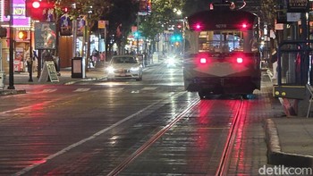 Hasil foto outdoor di malam hari. Foto: Adi Fida Rahman/detikINET
