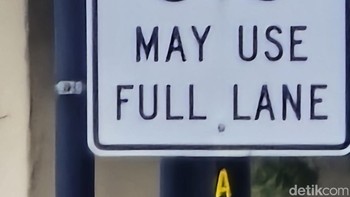 Hasil zoom 100x. Tulisan terlihat jelas. Foto: Adi Fida Rahman/detikINET