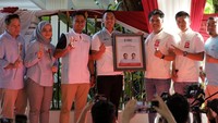 Gen Z dari berbagai organisasi relawan melakukan deklarasi mendukung Prabowo-Gibran di kawasan Kertanegara, Jakarta, Sabtu (20/1/2024).