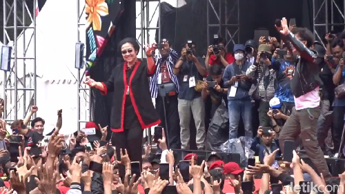 Joget Megawati di Tegalega, Bandung