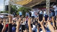 Prabowo melakukan kampanye di lapangan Jatipamor, Majalengka, Jawa Barat, Minggu (21/1/2024).