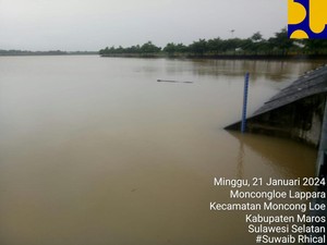 Waduk Nipa-nipa Makassar Naik Status Waspada, Air Sungai Melimpas ke Spillway