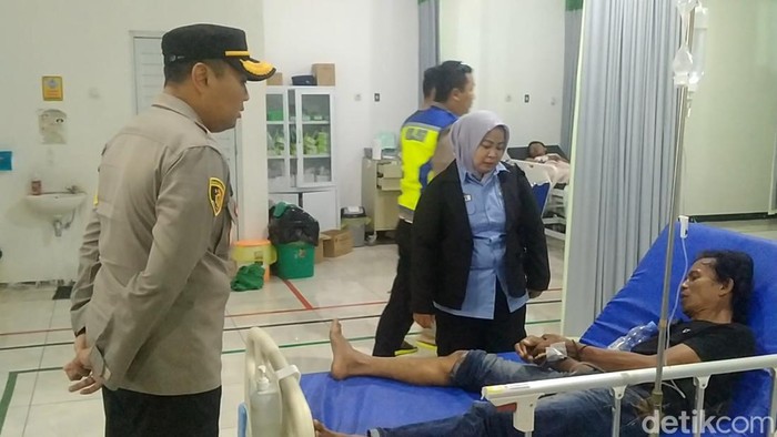 Korban luka kecelakaan bus terjun dari tol Pemalang KM 320 dirawat di RS Comal Baru, Kabupaten Pemalang, Minggu (21/1/2024).