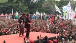 Joget Megawati Kala Slank Dendangkan Orkes Sakit Hati di Bandung