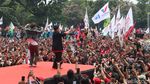 Joget Megawati Kala Slank Dendangkan Orkes Sakit Hati di Bandung
