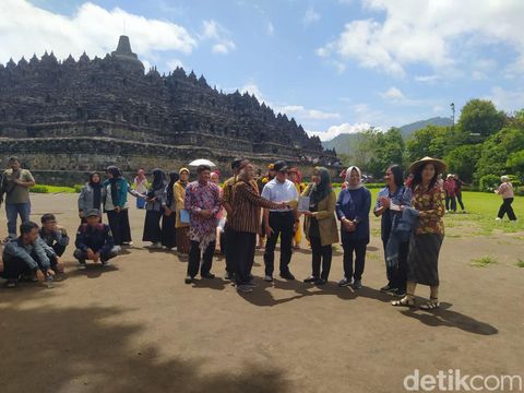 Pembukaan acara Ruwat Rawat Borobudur ke-22 di Candi Borobudur,  Magelang, Minggu (21/1/2024).