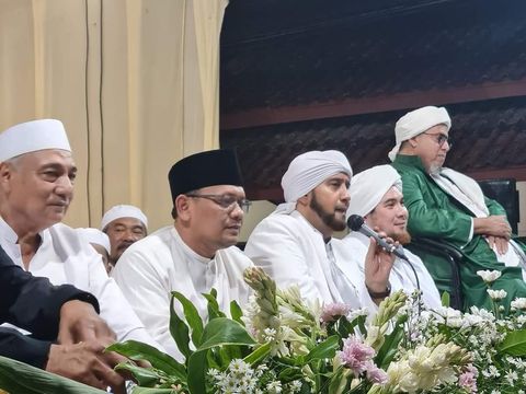 Pemerintah Kabupaten Kudus mengadakan silaturahmi ulama bersama PJ Bupati Kudus M. Hasan Chabibie dan Habib Jindan bin Novel bin Salim bin Jidan, di pendopo, Jumat (19/1/2024).