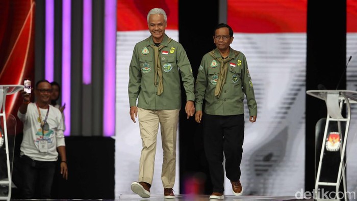KPU menggelar debat keempat Pilpres 2024 yang diikuti tiga calon Wakil Presiden. Tiga cawapres ini mengenakan pakaian alias outfit yang berbeda.
