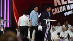Potret Busana Pasangan Capres-Cawapres di Debat Keempat