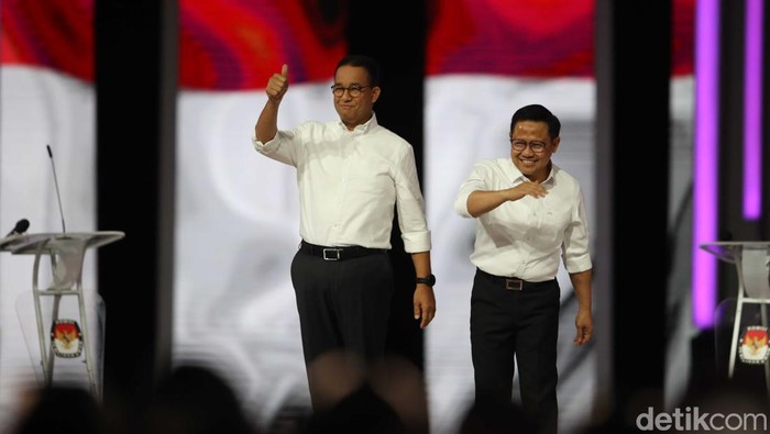 KPU menggelar debat keempat Pilpres 2024 yang diikuti tiga calon Wakil Presiden. Tiga cawapres ini mengenakan pakaian alias outfit yang berbeda.