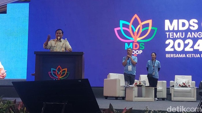 Prabowo Subianto di acara koperasi di Stadion Pakansari, Bogor