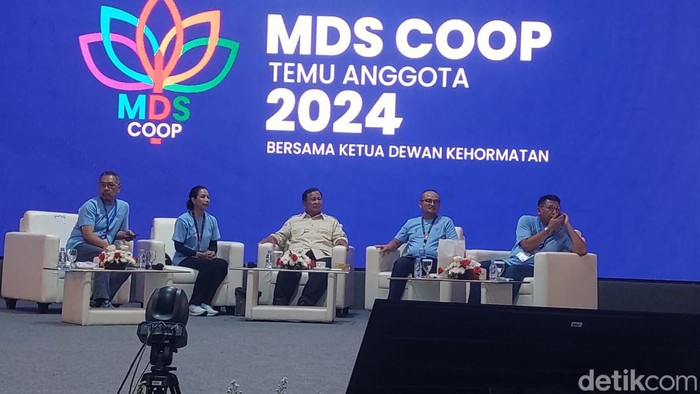 Prabowo Subianto di acara koperasi di Stadion Pakansari, Bogor