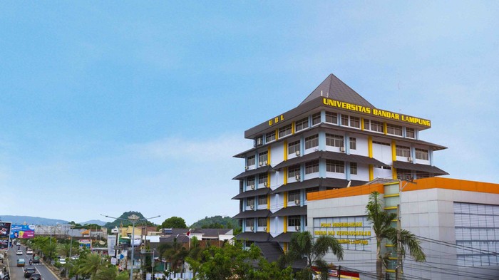 Salah satau universitas swasta di Lampung yang dapat menjadi pilihan untuk camaba.