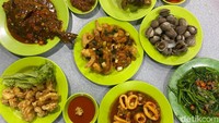 Namun, menu udang dan cumi juga tak kalah lezat. Jenis seafood tersebut bisa dimasak saus mentega. Harganya kisaran Rp 30.000-an. Foto: detikcom