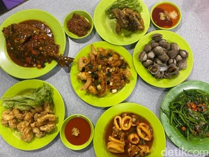 Wow! Warung Seafood Legendaris Ini selalu Ramai Diantre Pembeli