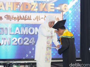 Hadiri Wisuda 3.964 Tahfidz di Lamongan, Ini Pesan Gubernur Khofifah