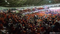 Capres nomor urut 1 Anies Baswedan berkampanye di GOR Parung, Kabupaten Bogor, Jawa Barat, Senin (22/1/2024).