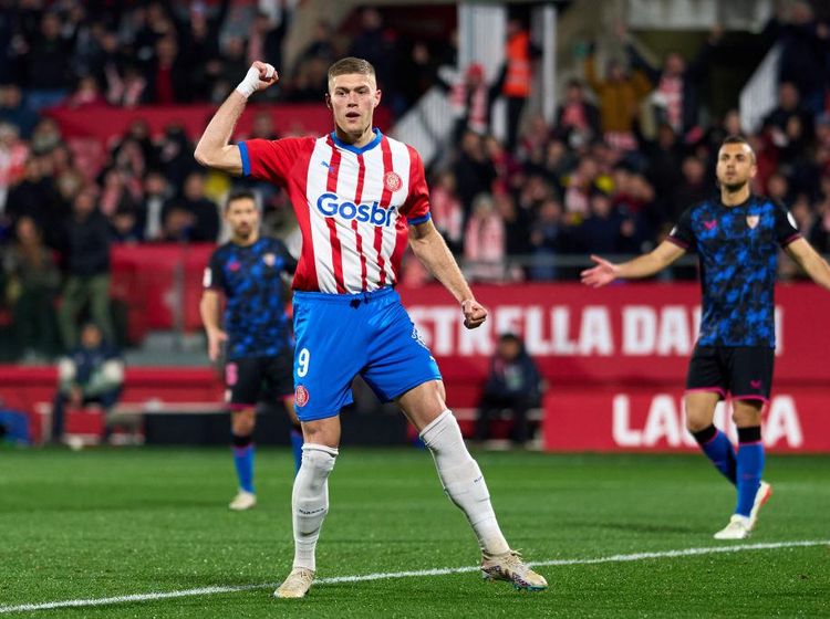 Foto: Hat-trick Dovbyk yang Ungguli Cristiano Ronaldo