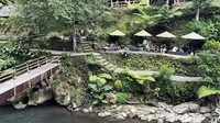 Restoran yang satu ini mulai dibangun ketika pandemi Covid-19 melanda, tepatnya akhir tahun 2019. Pemilik Nukad yang sering bepergian ke sungai akhirnya mencetuskan ide untuk membuat sebuah usaha kecil-kecilan di tepi sungai.