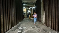 Namun penataan kembali sentra ekonomi masyarakat di Jalan RE Martadinata, Desa Cikarang Kota, Kecamatan Cikarang Utara itu membutuhkan pembiayaan pihak ketiga mengingat keterbatasan kemampuan keuangan daerah. 
