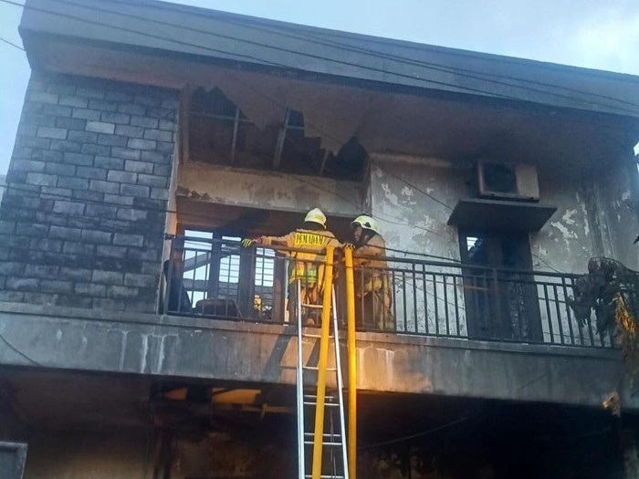 Bangunan rumah di Sungai Bambu, Tanjung Priok, Jakarta Utara (Jakut), terbakar. Kebakaran diduga disebabkan korsleting listrik. (Dok IG humasjakfire)