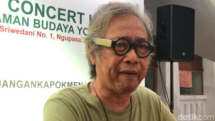 Budayawan Butet Kertaredjasa saat ditemui wartawan di TBY, Senin (22/1/2024).