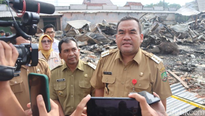 Bupati Blora Arief Rohman melakukan peninjauan di lokasi Pasar Medang, Senin (22/1/2024).
