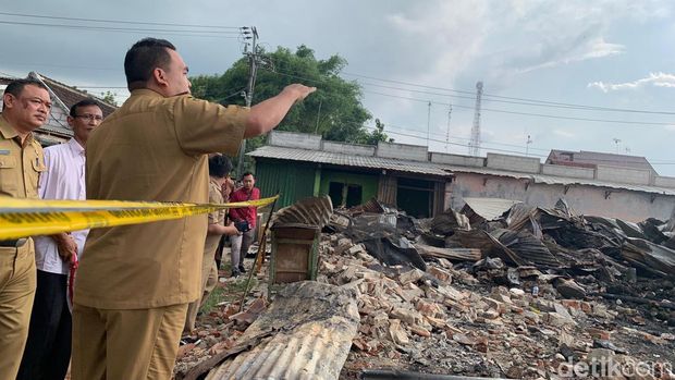 Bupati Blora Arief Rohman melakukan peninjauan di lokasi Pasar Medang, Senin (22/1/2024).