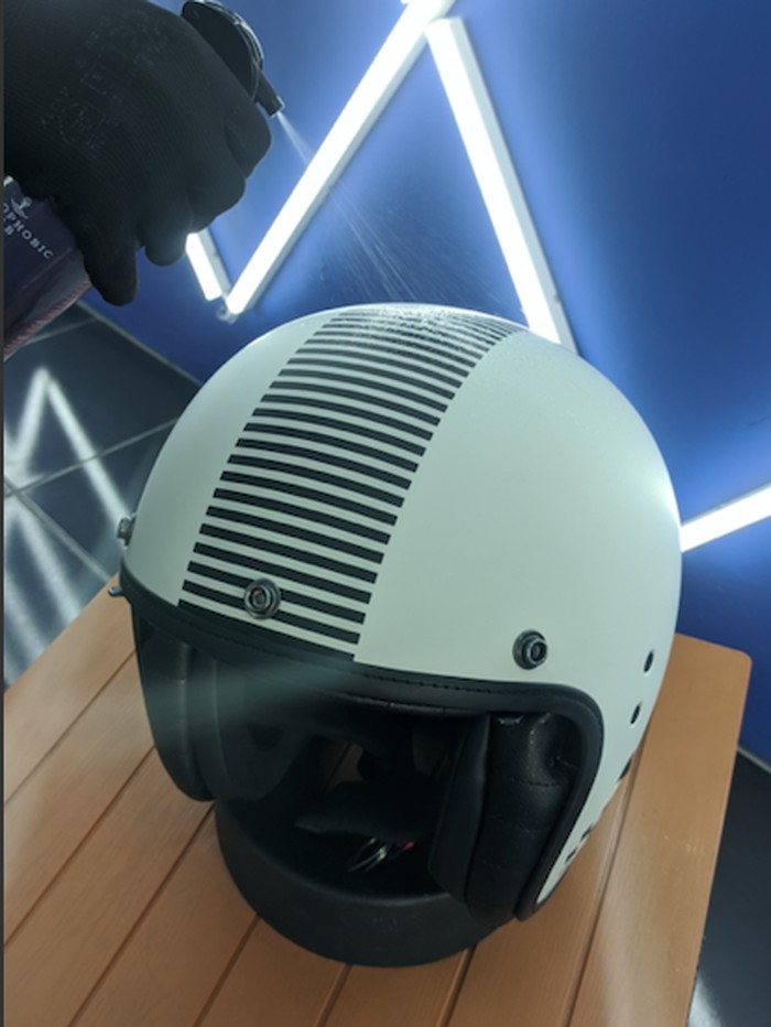 Cuci dan salon helm