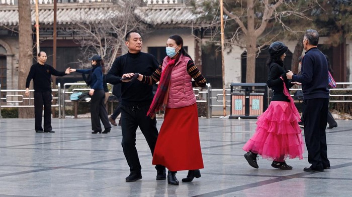 Kontroversi Pejabat China Usul Turunkan Usia Legal Nikah untuk Atasi Krisis Populasi