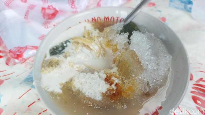 Es cuwing Mang Lilik Cirebon.