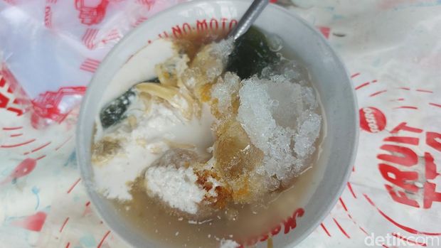 Es cuwing Mang Lilik Cirebon.