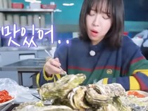 Daebak! YouTuber Ini Tetap Langsing Meski Mukbang Puluhan Kg Makanan