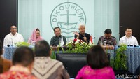 Ganjar didampingi Dewan Penasihat Tim Pemenangan Nasional (TPN) Ganjar-Mahfud, Yenny Wahid dan Ketua Umum DPP Partai Persatuan Indonesia (Perindo) Hary Tanoesoedibjo. 
