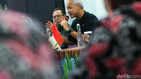 Ganjar memaparkan berbagai topik terkait kepemimpinan dan berbagai pengalamannya saat menjadi aktivis di era Reformasi 1998 hingga menjadi Gubernur Jawa Tengah dua periode pada 2013-2023. 