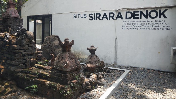 Gedung Sirara Denok Keraton Kasepuhan Cirebon.