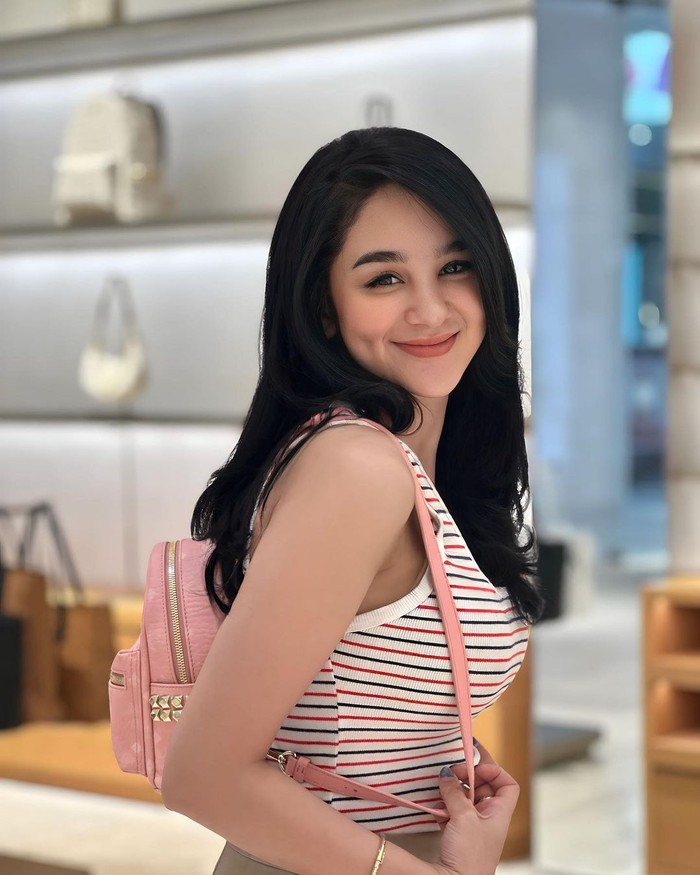 hana hanifah hana hanifah