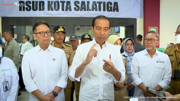 Presiden Jokowi usai meninjau RSUD Kota Salatiga, Senin (22/1/2024).