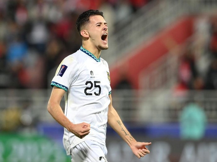 DOHA, QATAR - JANUARY 19: Justin Hubner of Indonesia celebrates after the teams victory in the AFC Asian Cup Group D match between Vietnam and Indonesia at Abdullah Bin Khalifa Stadium on January 19, 2024 in Doha, Qatar. (Photo by Adam Nurkiewicz/Getty Images)