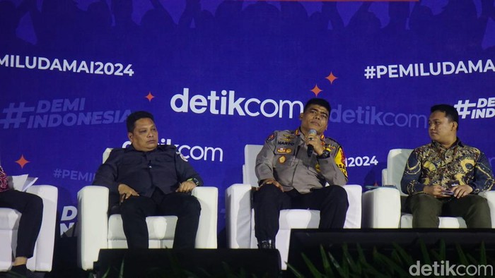 Kabid Humas Polda Sumsel Kombes Sunarto saat berbicara mengenai pengamanan Pemilu 2024 di Sumsel saat event #DemiIndonesia Cerdas Memilih di Palembang, Senin (22/1/2024)