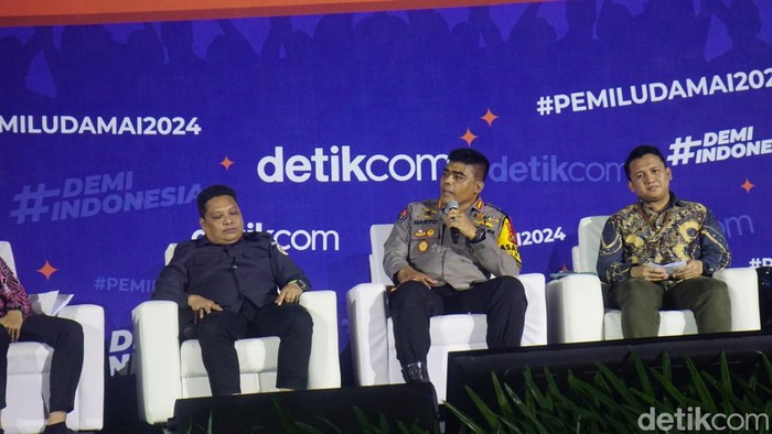 Kabid Humas Polda Sumsel Kombes Sunarto saat memberi materi di #DemiIndonesia Cerdas Memilih