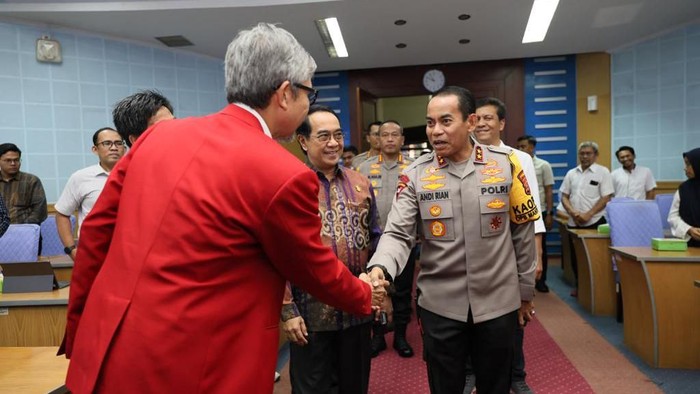Kapolda Sulawesi Selatan (Sulsel) Irjen Pol Andi Rian R Djajadi