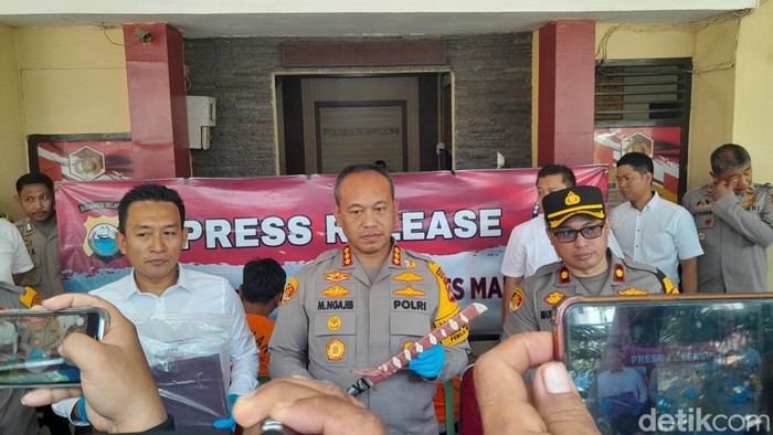 Kapolrestabes Makassar Kombes Mokhamad Ngajib saat konferensi pers di Mapolsek Rappocini.